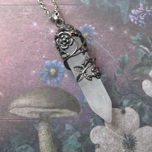 Quartz Floral Stone Point Necklace 20" Stainless Steel Chain
